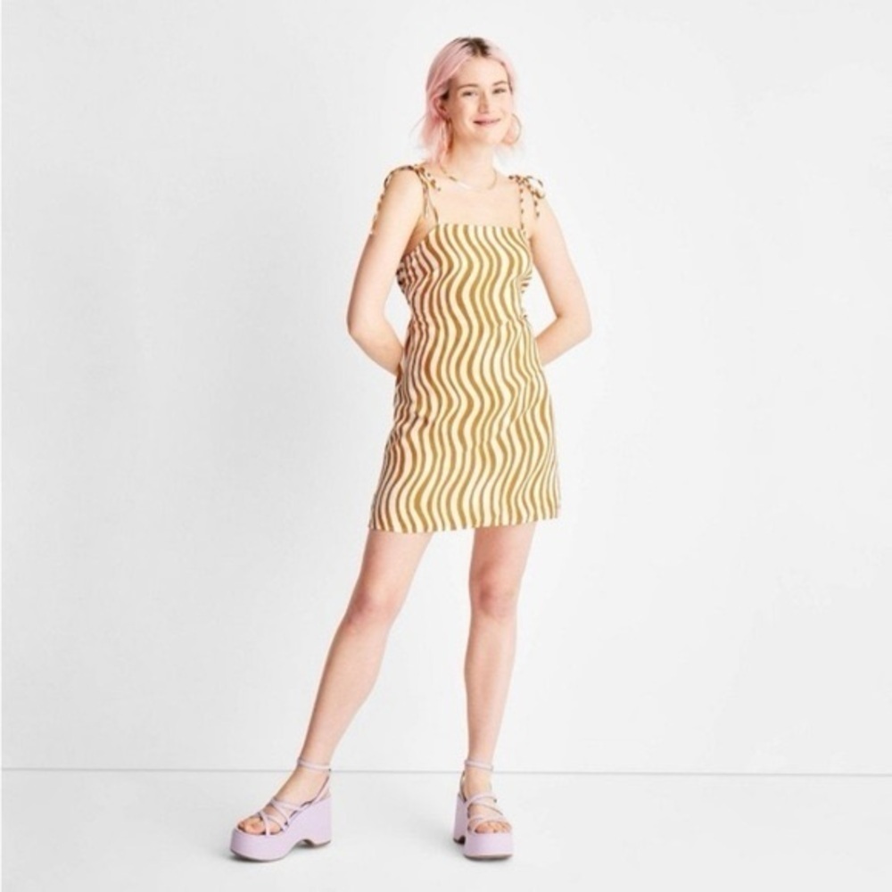 FUTURE COLLECTIVE | Wavy Print Dress